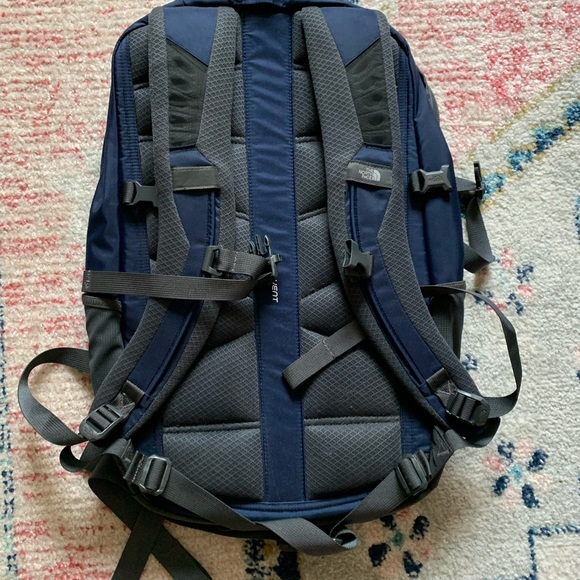 North Face Fall Line tech backpack - Picture 2 of 8